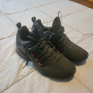 Puma Axelion Sneaker - Men's - Black and Red, Size 10.5